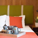 Avaton Hotel, Philian & Skiathos-stad