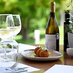 Avaton Hotel, Philian & Skiathos-stad