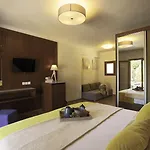 Avaton Hotel, Philian & Skiathos-stad