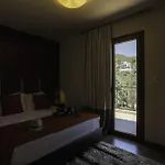 Avaton Hotel, Philian &