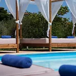 Avaton Hotel, Philian & 酒店