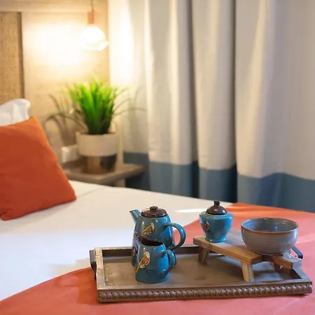 Avaton Hotel, Philian & مدينة سكياثوس