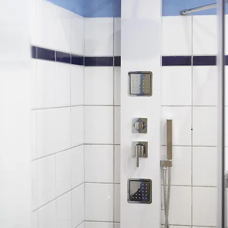 Avaton Hotel, Philian & מלון 4*