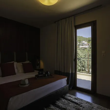 Avaton Hotel, Philian &