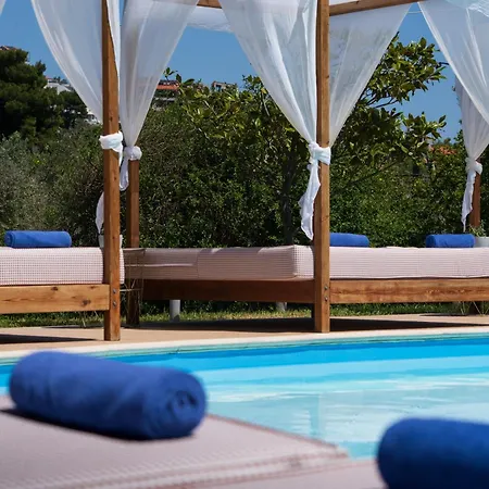 Avaton Hotel, Philian & فندق