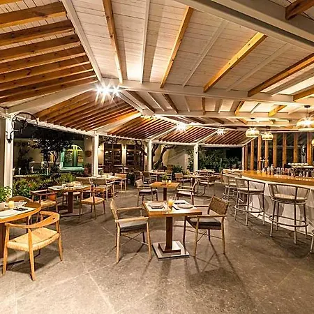 Avaton Hotel, Philian & ホテル 4*
