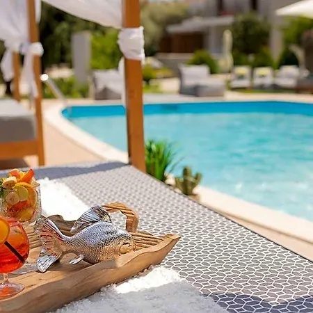 Avaton Hotel, Philian & ホテル 4*