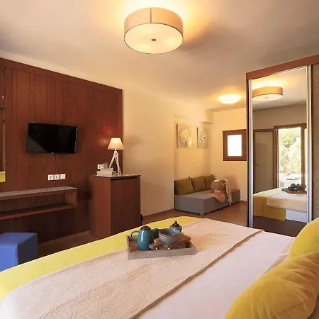Avaton Hotel, Philian &