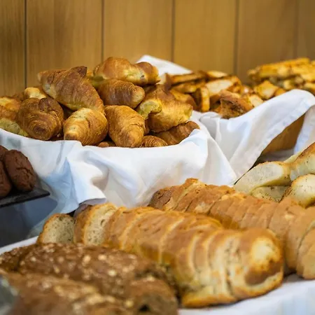 Avaton Hotel, Philian & 4*