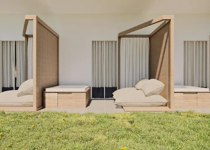 Avaton Hotel, Philian &