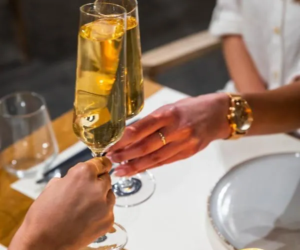 Avaton Hotel, Philian & Hotel 4*