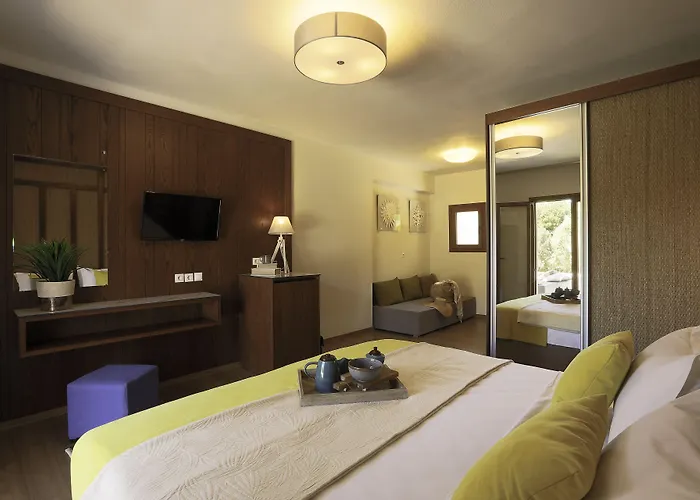 Avaton Hotel, Philian & Skiathos Town