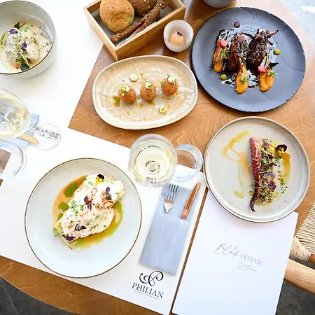 Avaton Hotel, Philian &