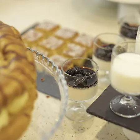 Avaton Hotel, Philian & Szálloda